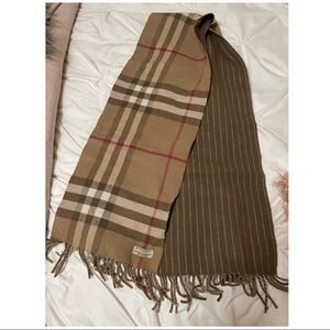 Reversible Burberry scarf